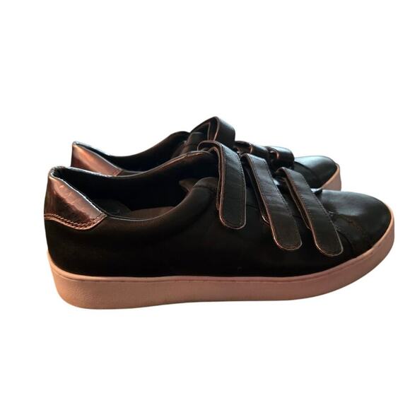 Vionic Orthaheel Sneaker - Picture 3 of 6